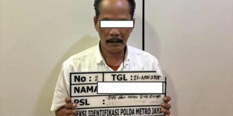 Polda Metro Jaya Ungkap Peredaran Uang Palsu Dolar dengan Ribuan Lembar Disita