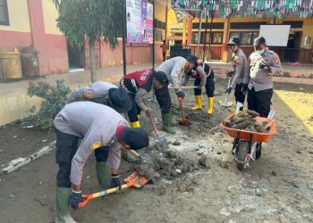 Polri dan Masyarakat Bersinergi Memulihkan Pasca Banjir di Pidie Jaya