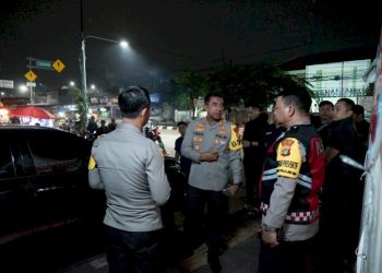 Kapolres Metro Bekasi Tinjau Pos Pengamanan Nataru di Gedung Juang Tambun