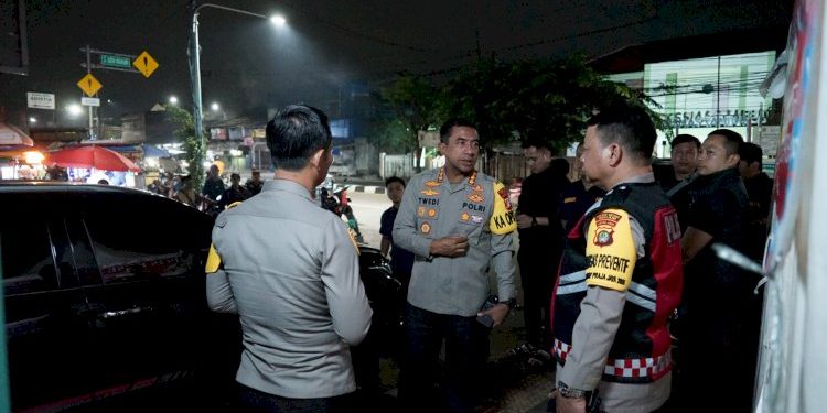 Kapolres Metro Bekasi Tinjau Pos Pengamanan Nataru di Gedung Juang Tambun