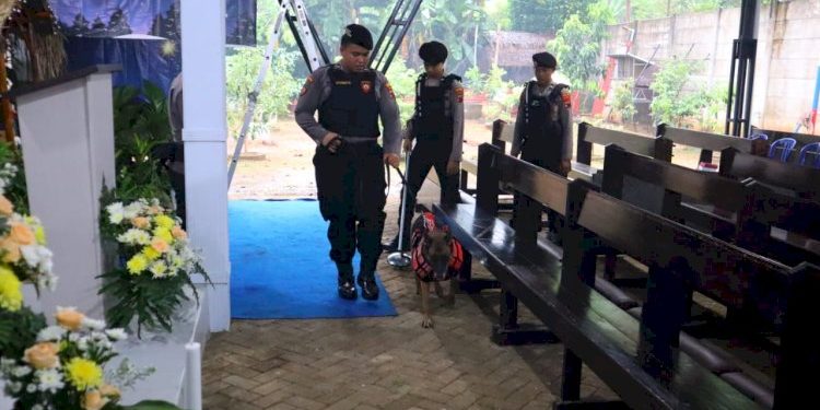 Keamanan Ibadah Natal 2024, Polres Pekalongan Lakukan Sterilisasi Gereja