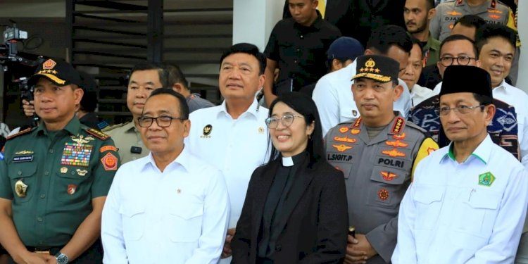 Jelang Ibadah Malam Natal, Menko Polkam dan Kapolri Tinjau Gereja GKI Samanhudi serta Immanuel