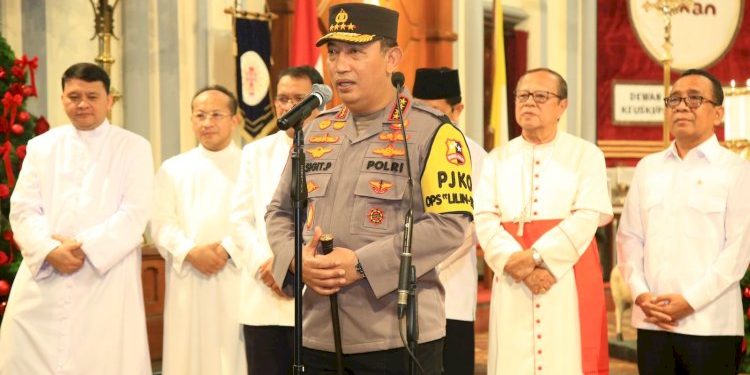 Misa Malam Natal Menkopolkam dan Kapolri di Gereja Katedral Jakarta