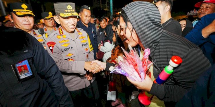Kapolri Cek Pengamanan Tahun Baru dan Sapa Masyarakat di HI