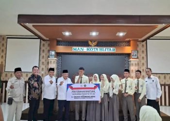 Legislator Salurkan PIP di Blitar, Tingkatkan Akses Pendidikan Siswa Madrasah