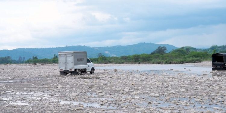 Petugas SPPG di Pedalaman NTT Bertaruh Nyawa Antar MBG, Harap Jembatan Terbangun