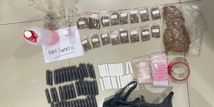 Polda Metro Ungkap Laboratorium Clandestine Tembakau Sintetis Potensi Produksi Rp5 Miliar