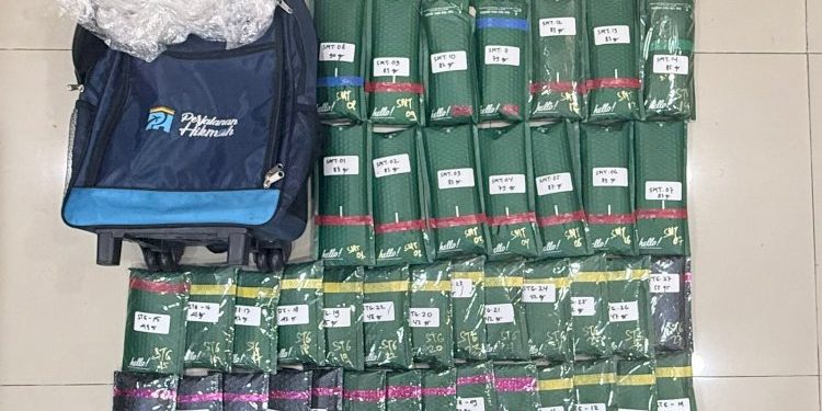 Polda Metro Ungkap Modus Kirim Ganja Melalui Paket Online Sita 2,3 Kg Barang Bukti