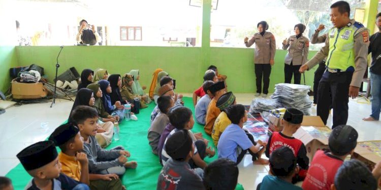 Kepedulian untuk Masa Depan Polri dan Universitas Jambi Bantu Pelajar Aceh Tamiang