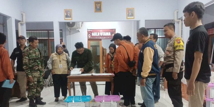 Pengawalan TNI-Polri, Hasil Rekapitulasi Pilkada PPK Dikirim ke KPU Pekalongan