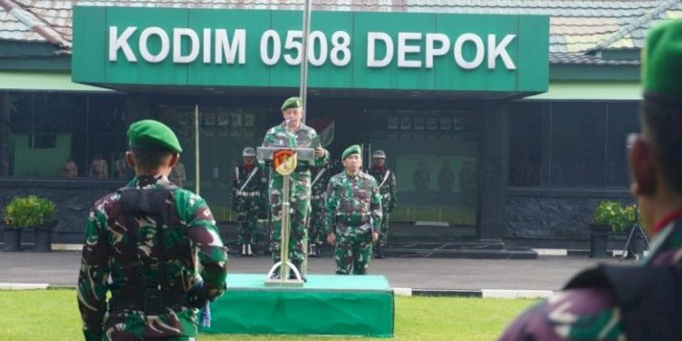 Kasdim 0508 Depok Pimpin Upacara 17 Agustusan dan Sampaikan Amanat Pangdam Jaya