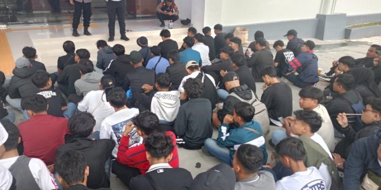 Larangan Suporter Tamu Diabaikan, Polresta Surakarta Amankan Ratusan Bobotoh di Solo