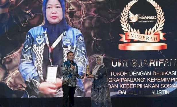 Umi Sjarifah Raih Anugerah INDOPOSCO atas Dedikasi Jurnalistik Sebagai Pemred Media Sudut Pandang
