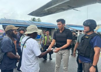 Ujung Landasan Korowai: Duka, Solidaritas, dan Komitmen Satgas Jaga Akses ke Tanah Merah